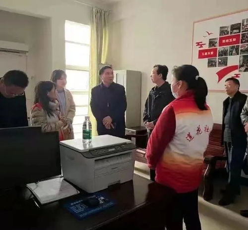 市民政局党组成员副局长郭树萍莅临莲花县调研社工站建设工作