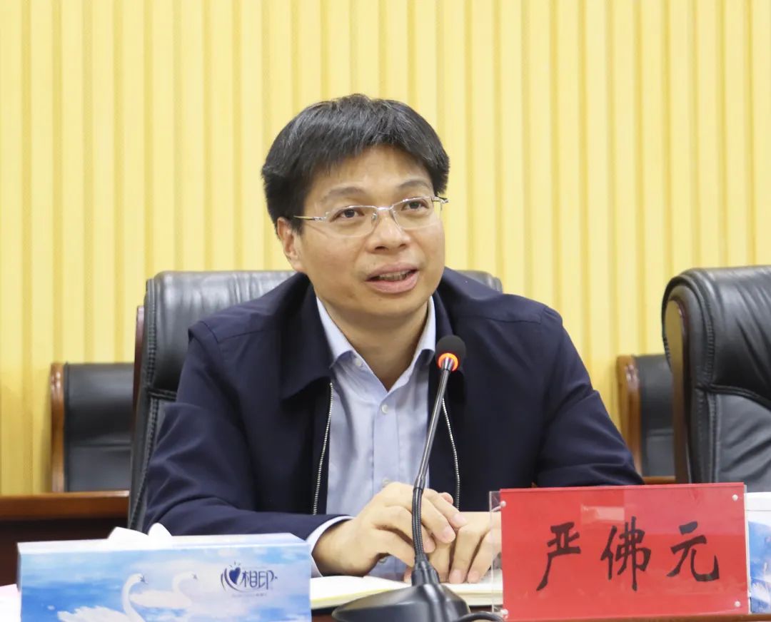 省政府副秘书长,省机关事务管理局党组书记,局长严佛元带队在莲调研