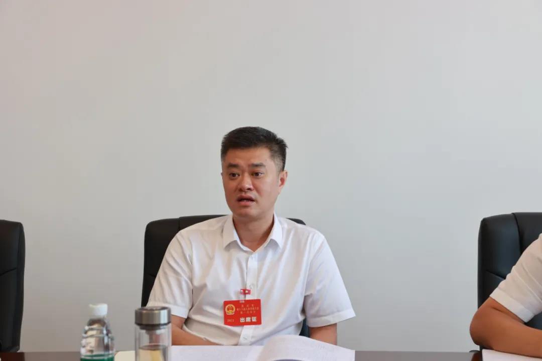 莲花县人民政府 部门及乡镇公告公示【聚焦县两会】县委书记易刚看望